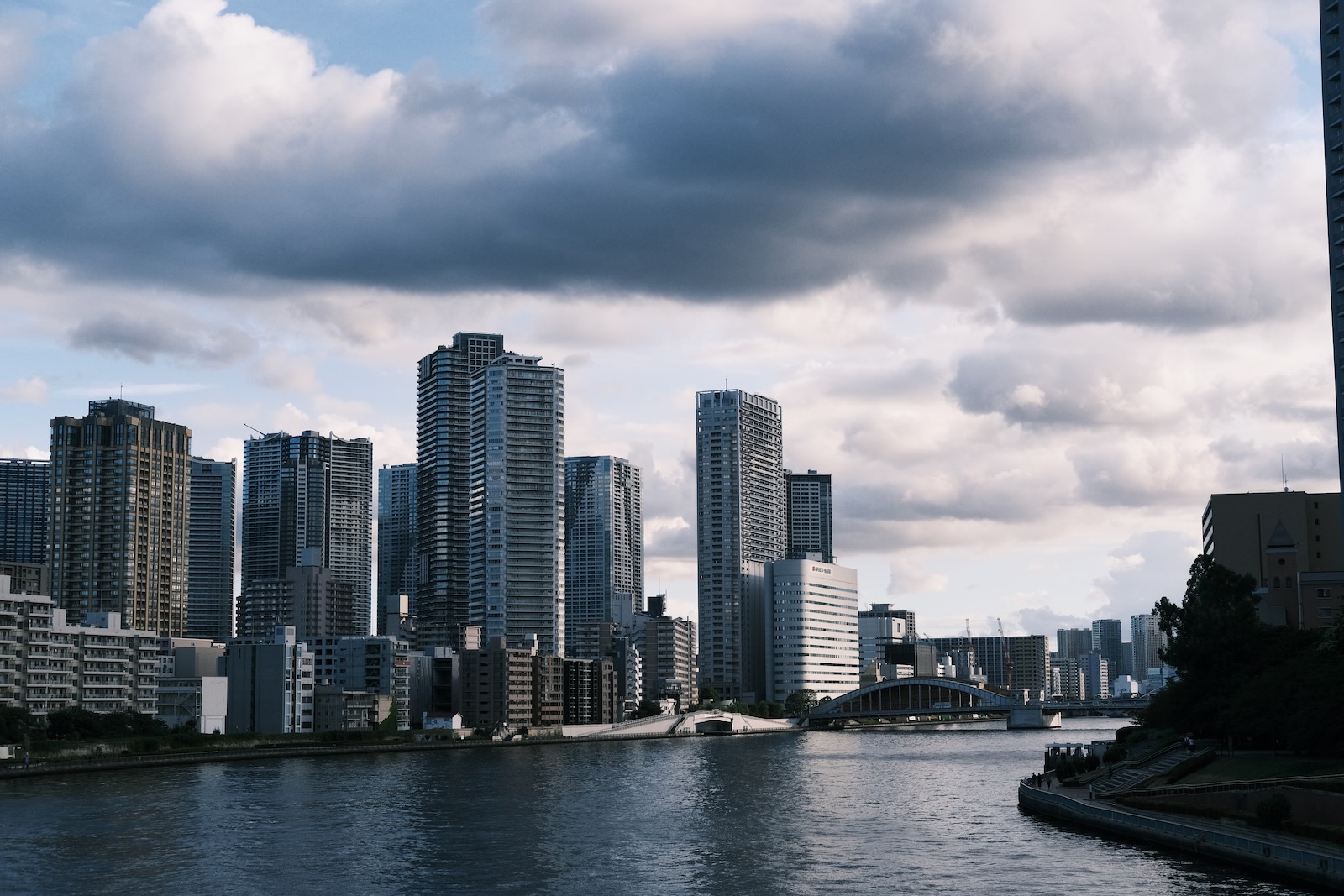 東京