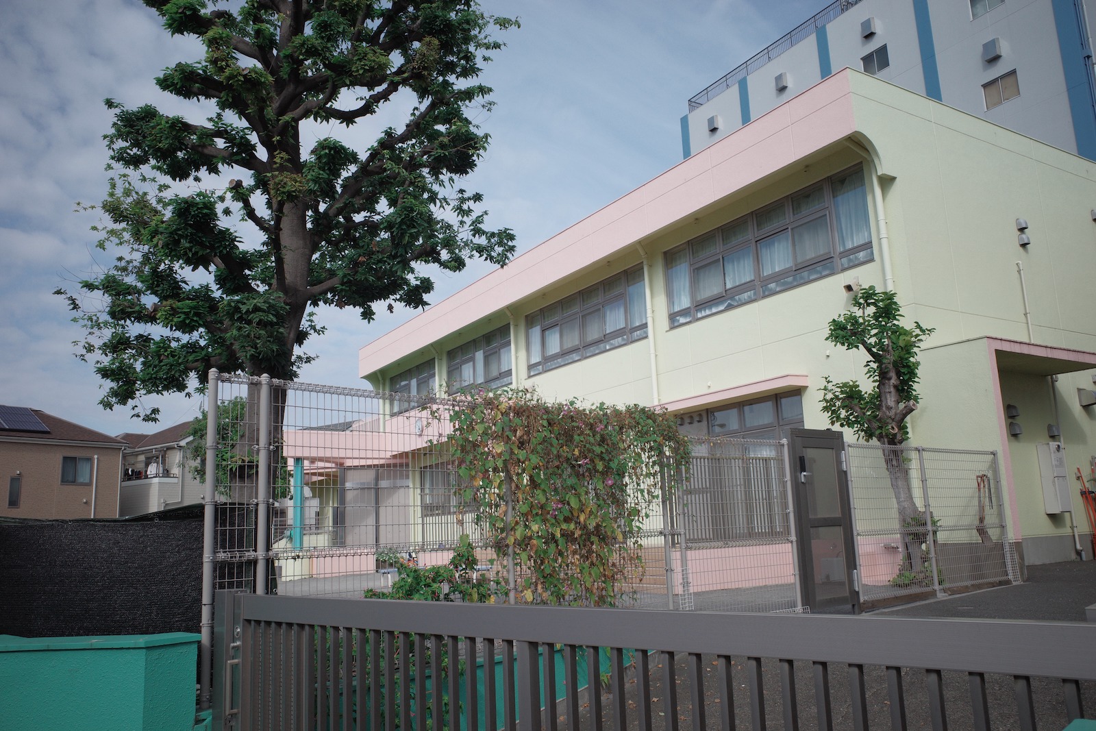 🏫