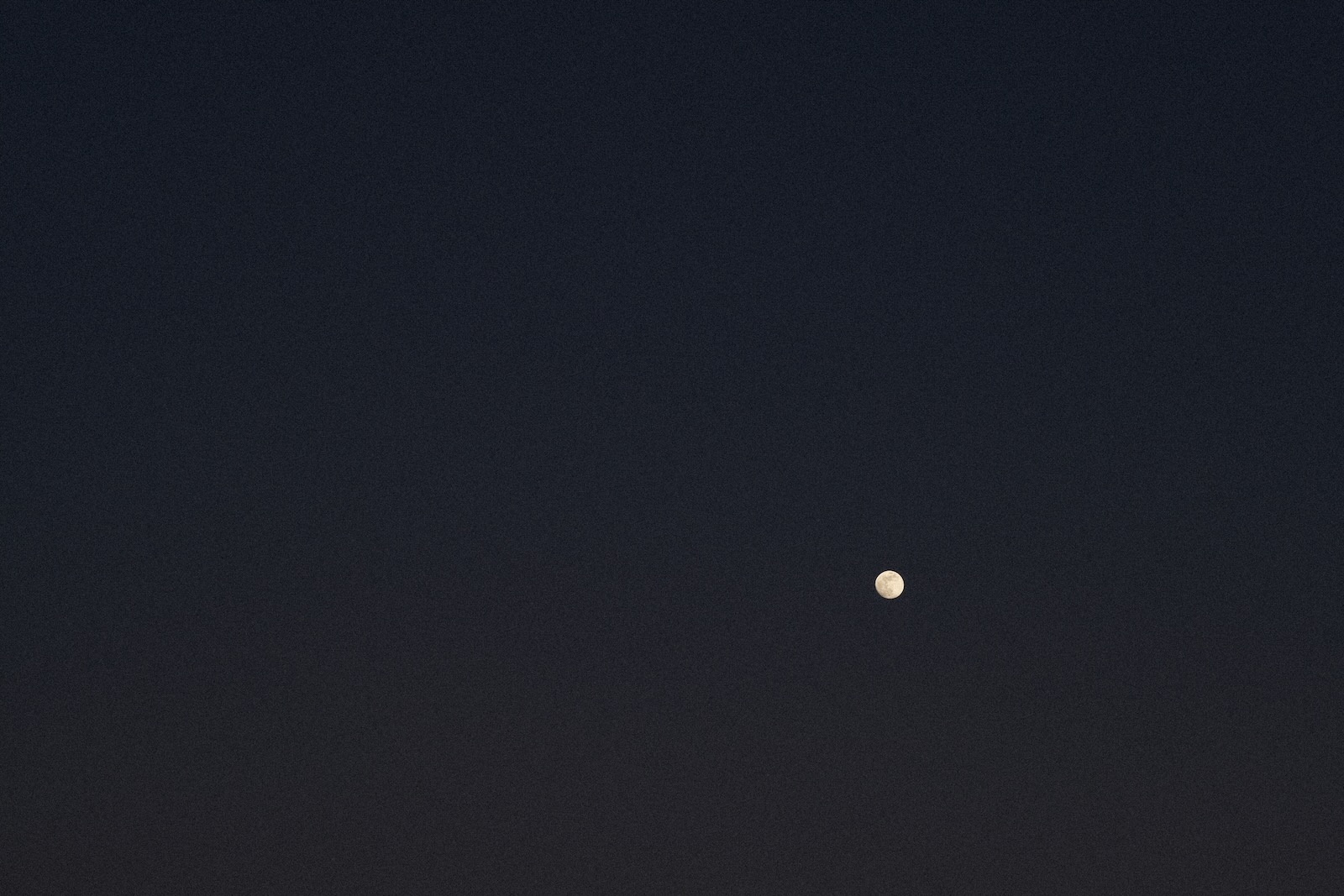 月